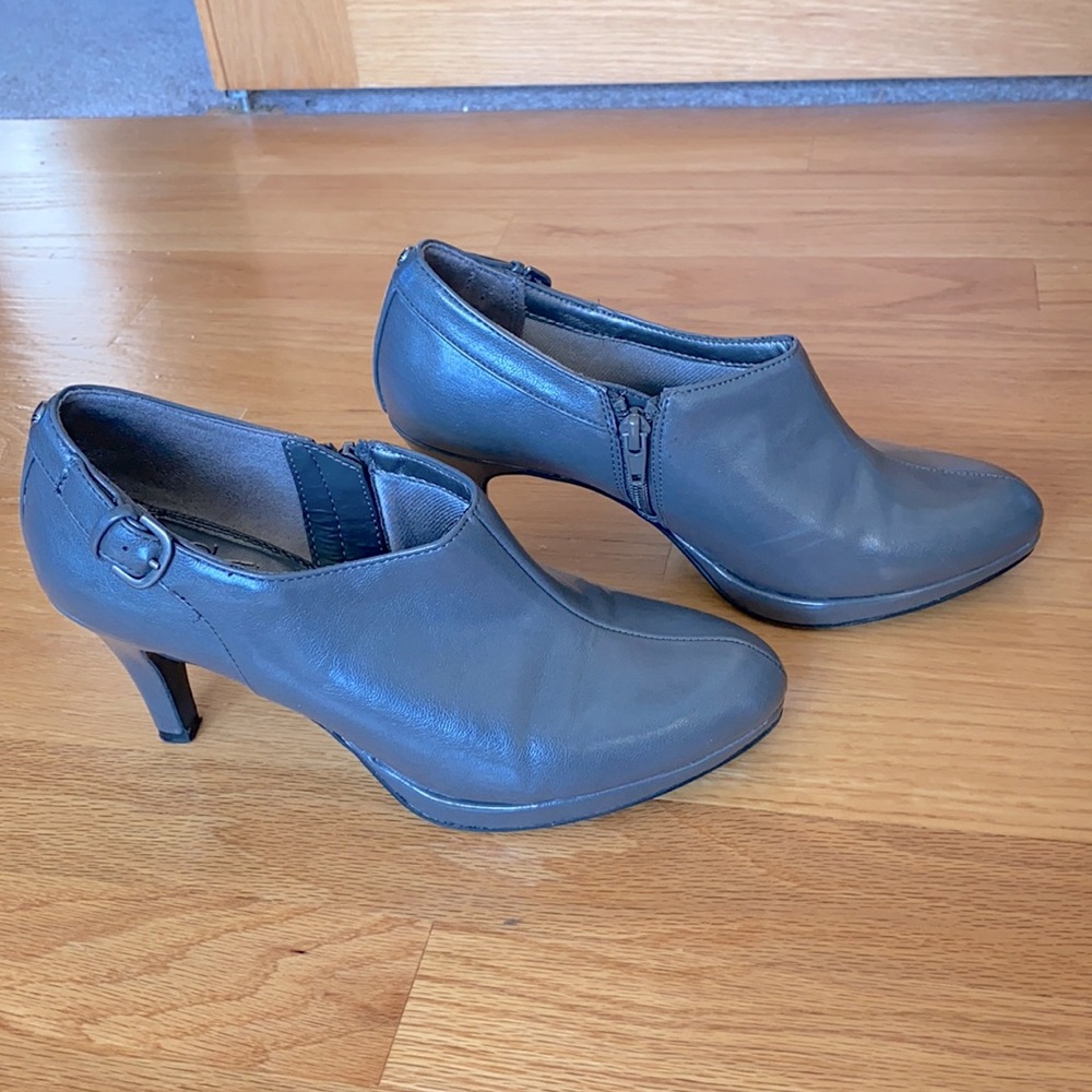 Heeled booties